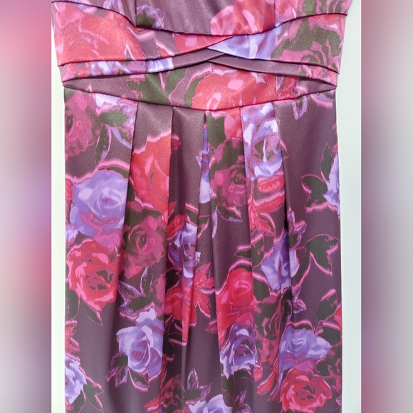 Floral Dress - Picture 2 of 4